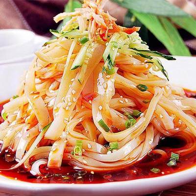 陜西女娃的美食菜單中怎能沒有涼皮?在家自制涼皮的詳細做法